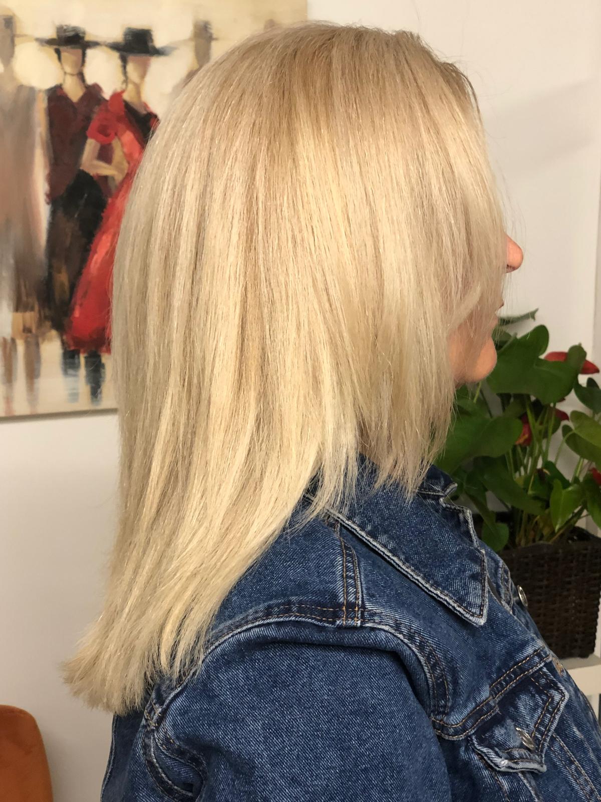 Warm Brassy Blonde to Bright Platinum Blonde — after by Laura Astley